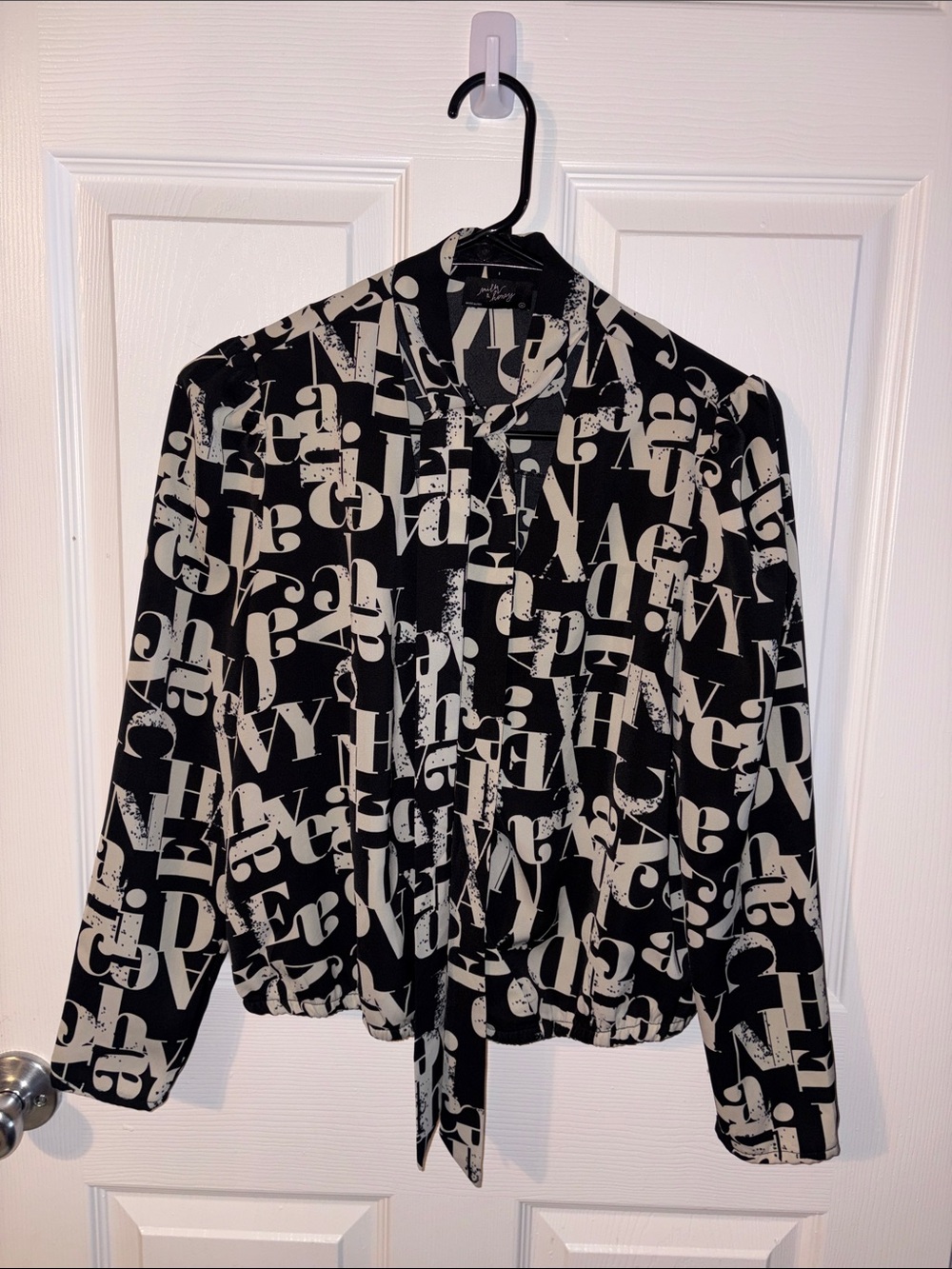 Milk & Honey Tie-Neck Letter-Print Blouse in Black & Cream Size M